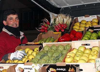 eloy-colon-entrevista-cliente-frutas-mora